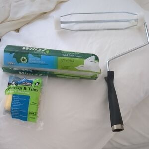 Whizz Green 3/8 in. Nap Paint Roller Cover - White